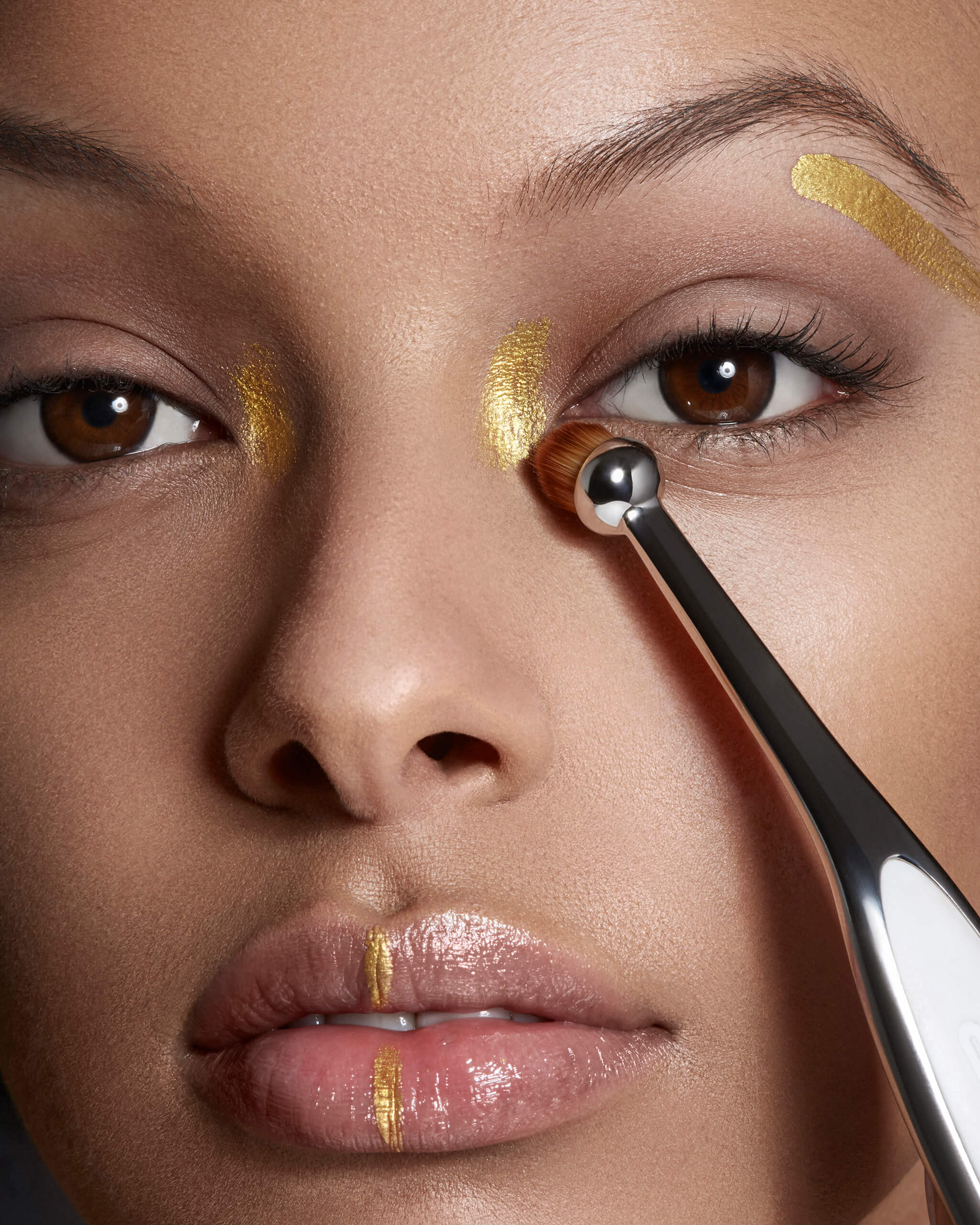 12_Yellow&GoldLooks_Wearable_Still_BrushPlacement_ARTIS 11.6.18_BW_ 2 (1)